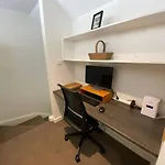 Cosy Work From Home Townhouse 10 Mins From City